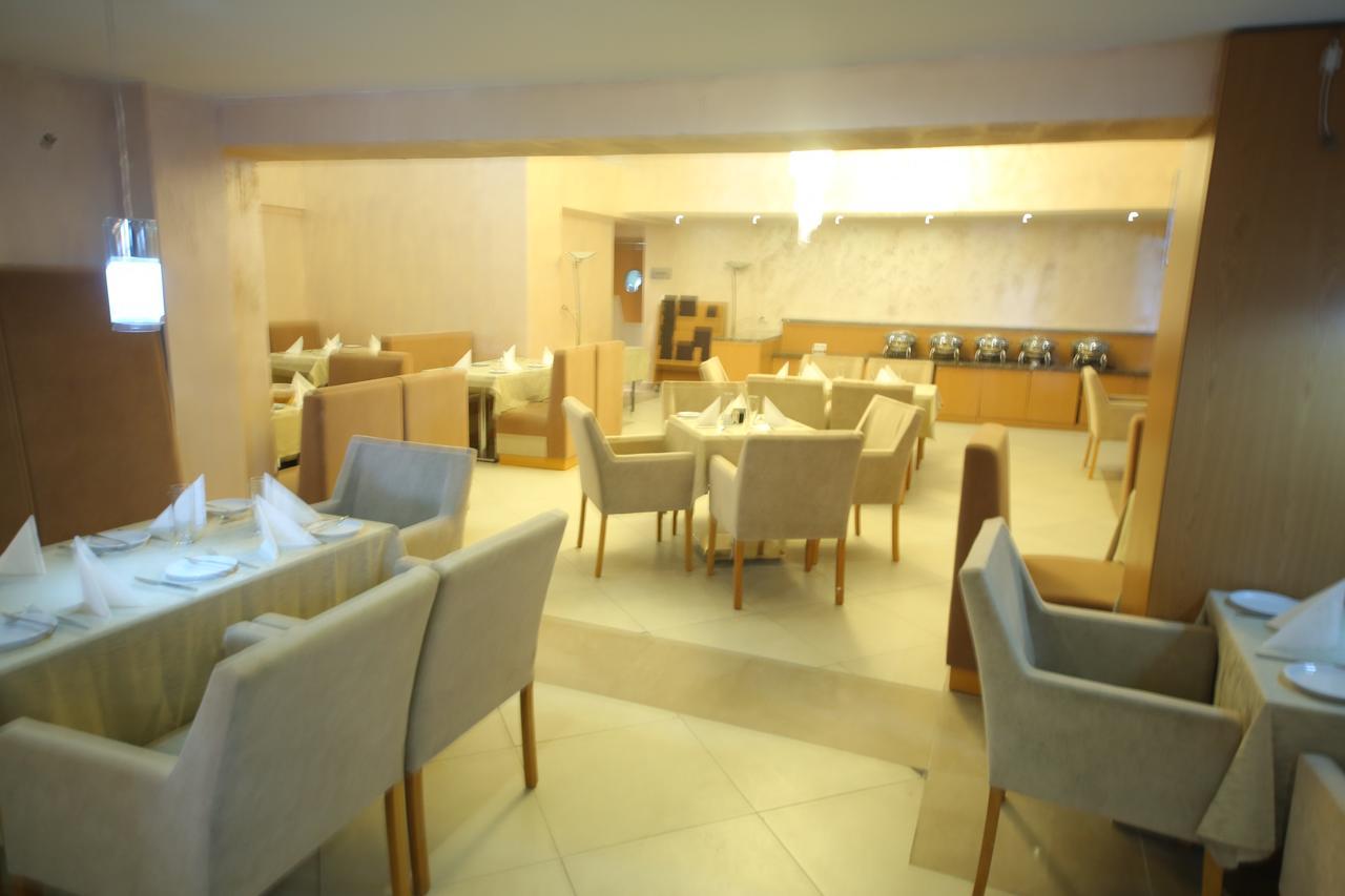 Momona Hotel Addis Ababa Exterior photo